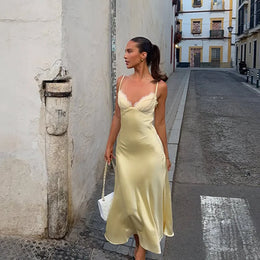 Vestido Comprido de Cetim com Renda