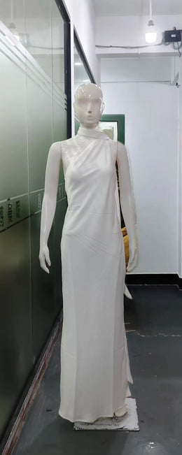 Vestido Comprido Acetinado com Costas Descobertas — Modelo Multicolorido