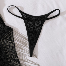Conjunto de Lingerie com Renda e Correntes — 2 Peças
