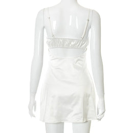 Vestido Curto de Cetim com Renda e Costas Descobertas