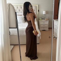 Vestido Comprido de Um Ombro com Renda