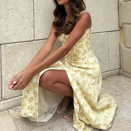Vestido Midi Floral com Corpete e Fenda — Modelo A