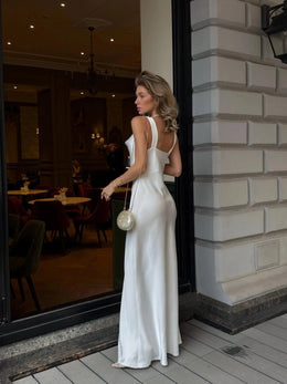 Vestido Comprido Acetinado com Costas Descobertas — Branco