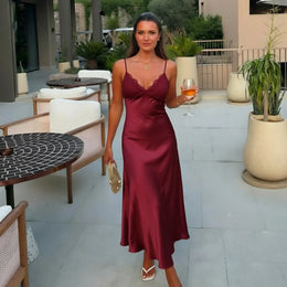 Vestido Comprido de Cetim com Renda