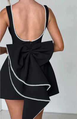 Vestido Curto com Laço e Pérolas — Rosa