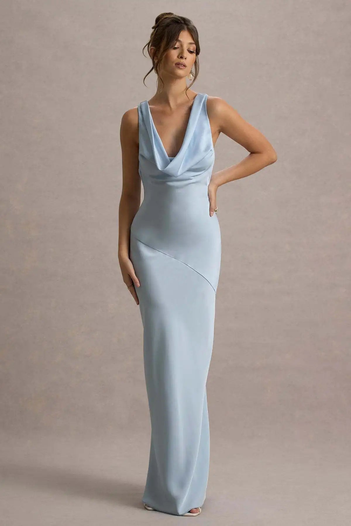 Vestido Comprido de Cetim com Costas Descobertas