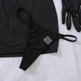 Conjunto de Lingerie com Decote em V — 3 Peças
