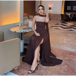 Vestido Comprido sem Alças com Tule