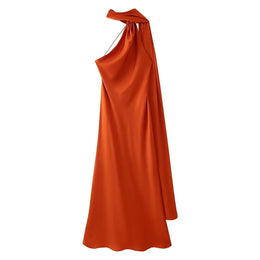 Vestido Comprido Acetinado com Costas Descobertas — Modelo Multicolorido