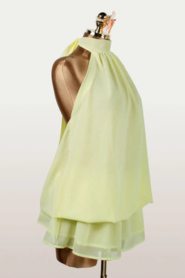 Vestido Curto de Chiffon com Decote Halter