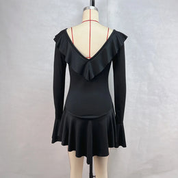 Vestido Curto com Folhos e Mangas Amplas