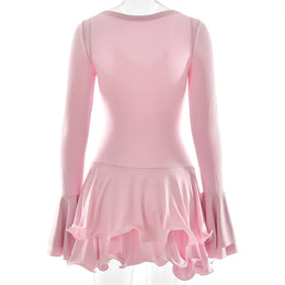 Vestido Curto com Folhos e Mangas Amplas
