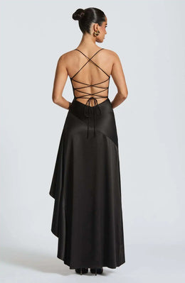 Vestido Comprido Acetinado com Folhos