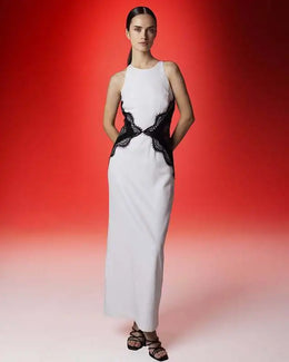 Vestido Longo Branco com Decote Halter e Renda