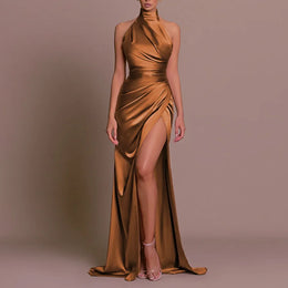 Vestido Comprido Acetinado de Gola Alta