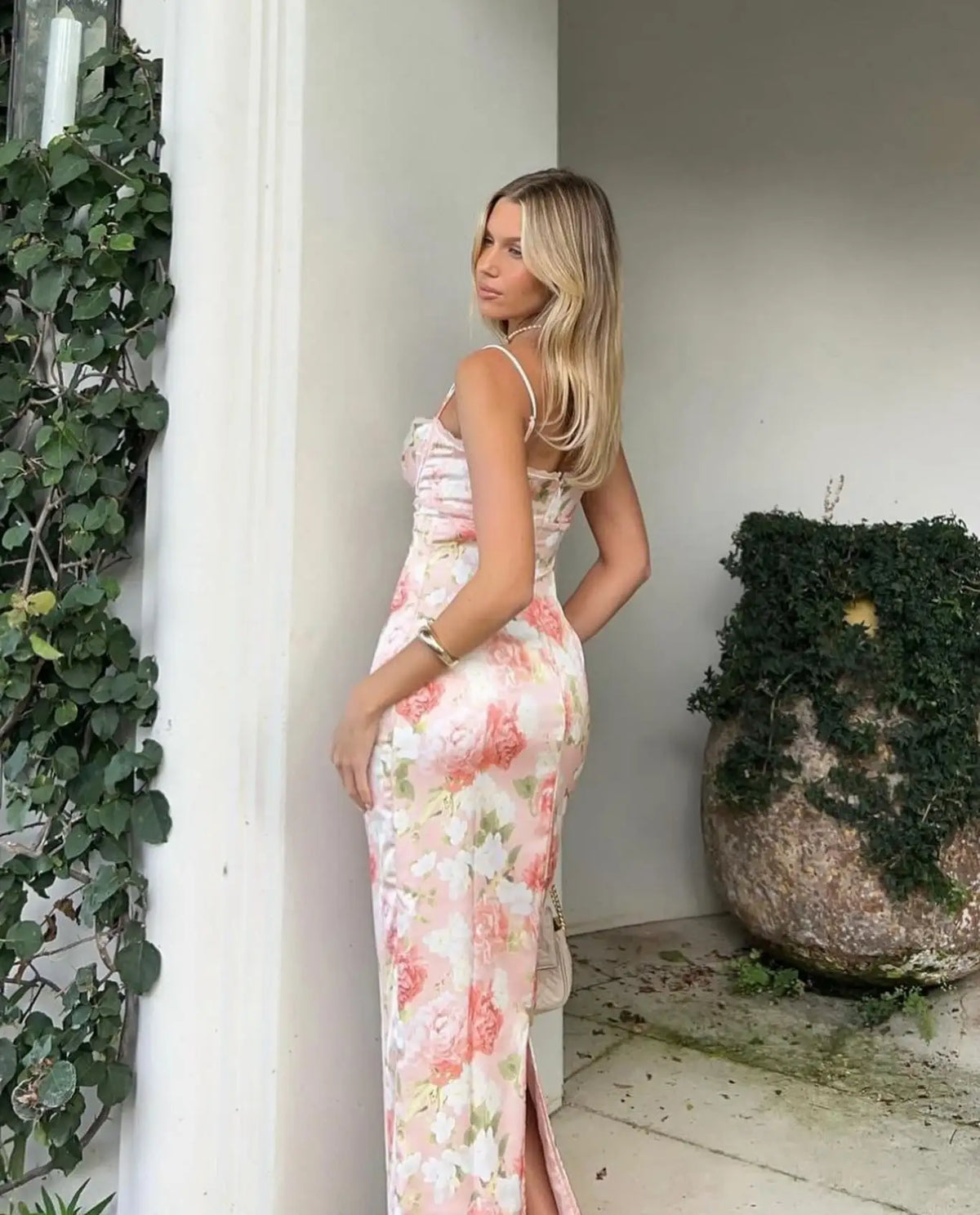 Vestido Comprido Floral com Renda e Fenda