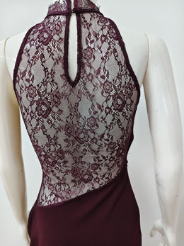 Vestido Comprido de Renda com Gola Alta