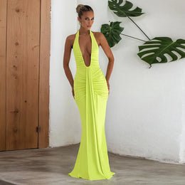 Vestido Comprido com Decote Halter e Costas Descobertas — Bordô