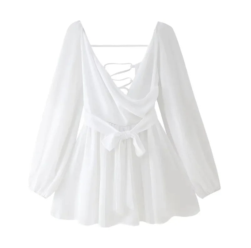 Vestido Curto de Chiffon com Cinto e Costas Descobertas