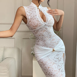 Vestido Comprido de Renda com Fenda Alta