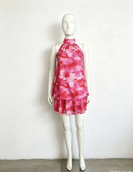 Vestido Curto de Chiffon com Decote Halter