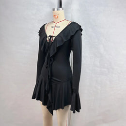 Vestido Curto com Folhos e Mangas Amplas