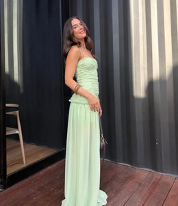 Vestido Comprido Bordado sem Alças