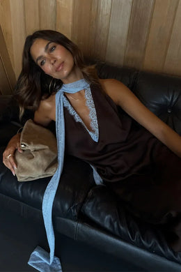 Conjunto de Renda com Blusa e Saia
