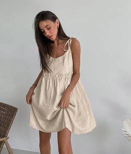 Vestido Curto em Linho com Atacadores