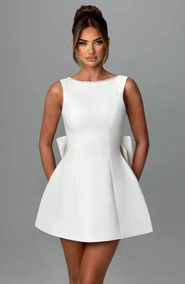 Vestido Curto com Laço e Pérolas — Preto