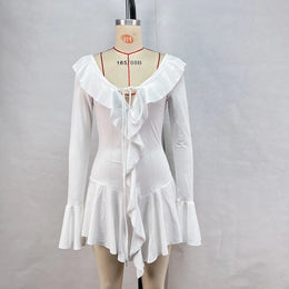 Vestido Curto com Folhos e Mangas Amplas
