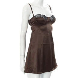 Vestido Curto de Cetim com Renda e Costas Descobertas