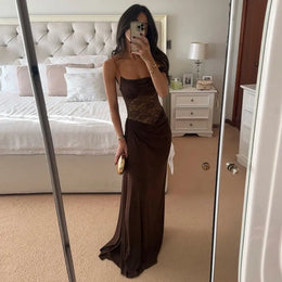 Vestido Comprido de Um Ombro com Renda