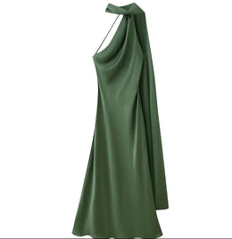 Vestido Comprido Acetinado com Costas Descobertas — Modelo Multicolorido