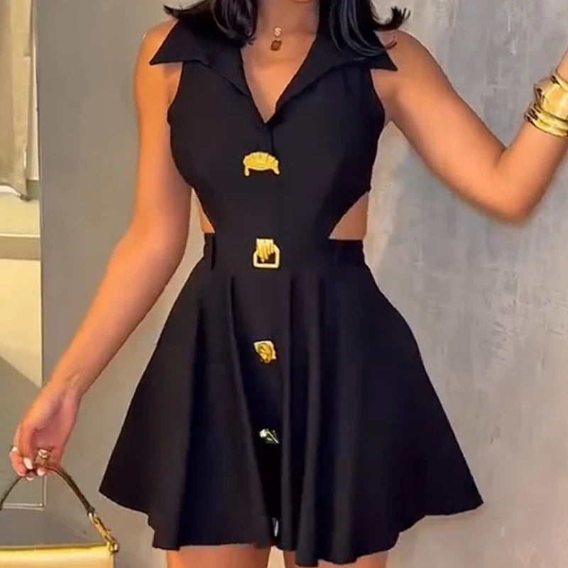 Vestido Curto Plissado com Gola e Botões