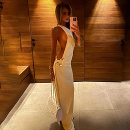 Vestido Comprido de Um Ombro com Costas Descobertas