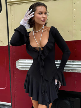 Vestido Curto com Folhos e Mangas Amplas