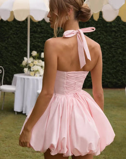 Vestido Curto Vermelho com Corpete e Decote Halter
