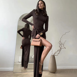 Vestido Comprido de Malha com Gola Alta e Ombreiras