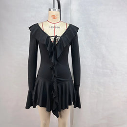 Vestido Curto com Folhos e Mangas Amplas