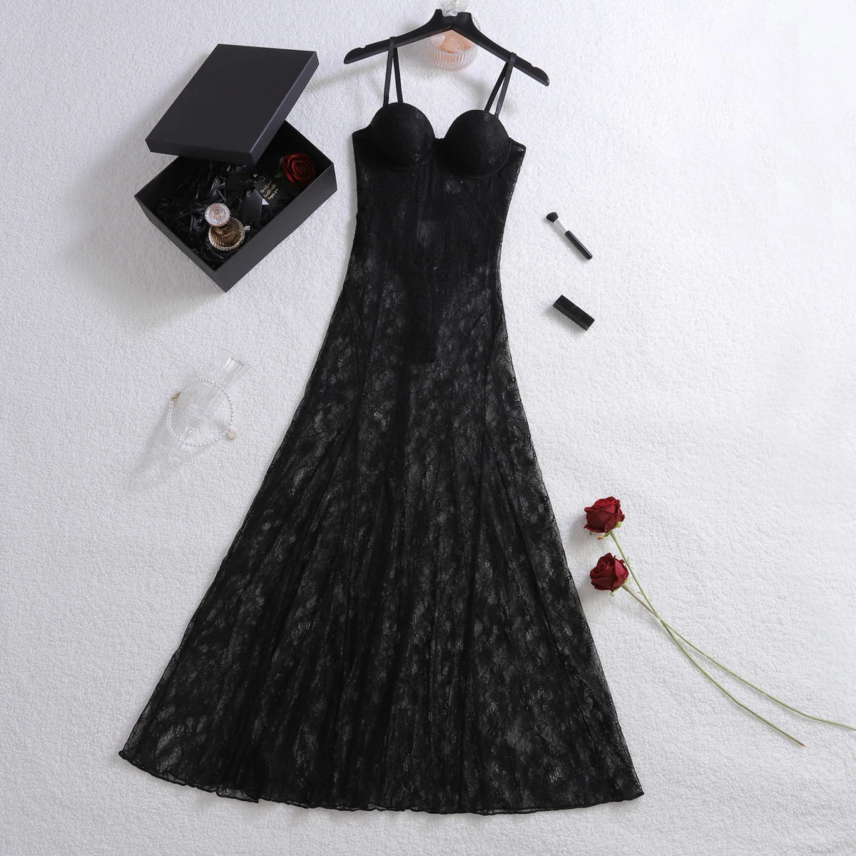 Vestido Comprido de Lingerie em Renda e Tule