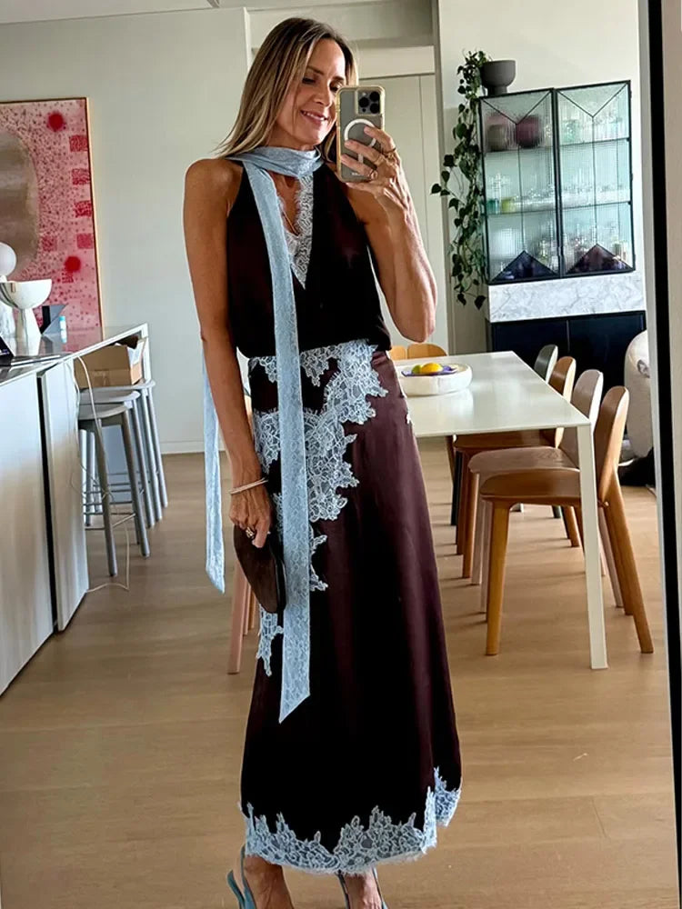 Conjunto de Renda com Blusa e Saia