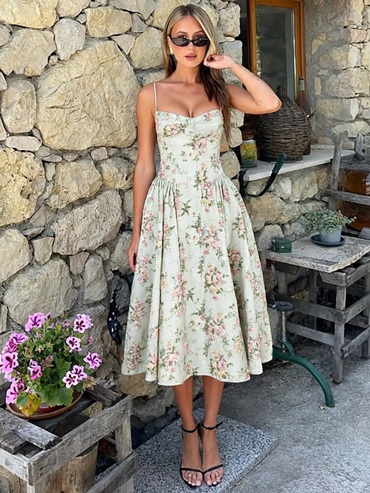Vestido Midi Floral de Cintura Alta — Modelo A