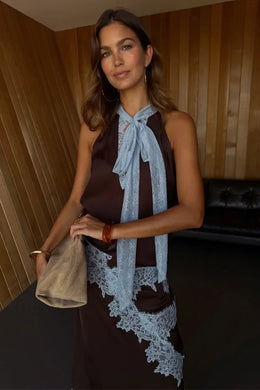 Conjunto de Renda com Blusa e Saia
