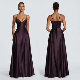Vestido Comprido de Cetim com Corpete e Costas Descobertas