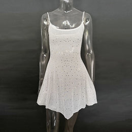 Vestido Curto com Brilho e Pedrarias