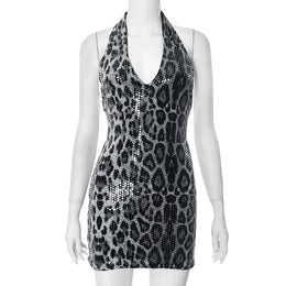 Vestido Curto com Lantejoulas e Decote em V