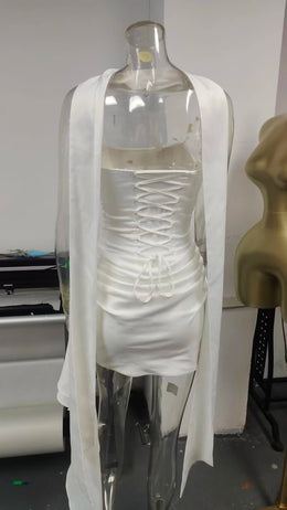 Vestido Curto sem Alças com Corpete