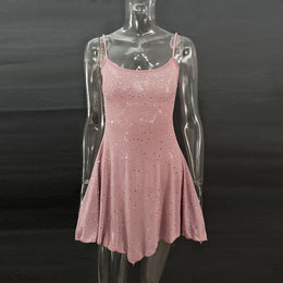 Vestido Curto com Brilho e Pedrarias